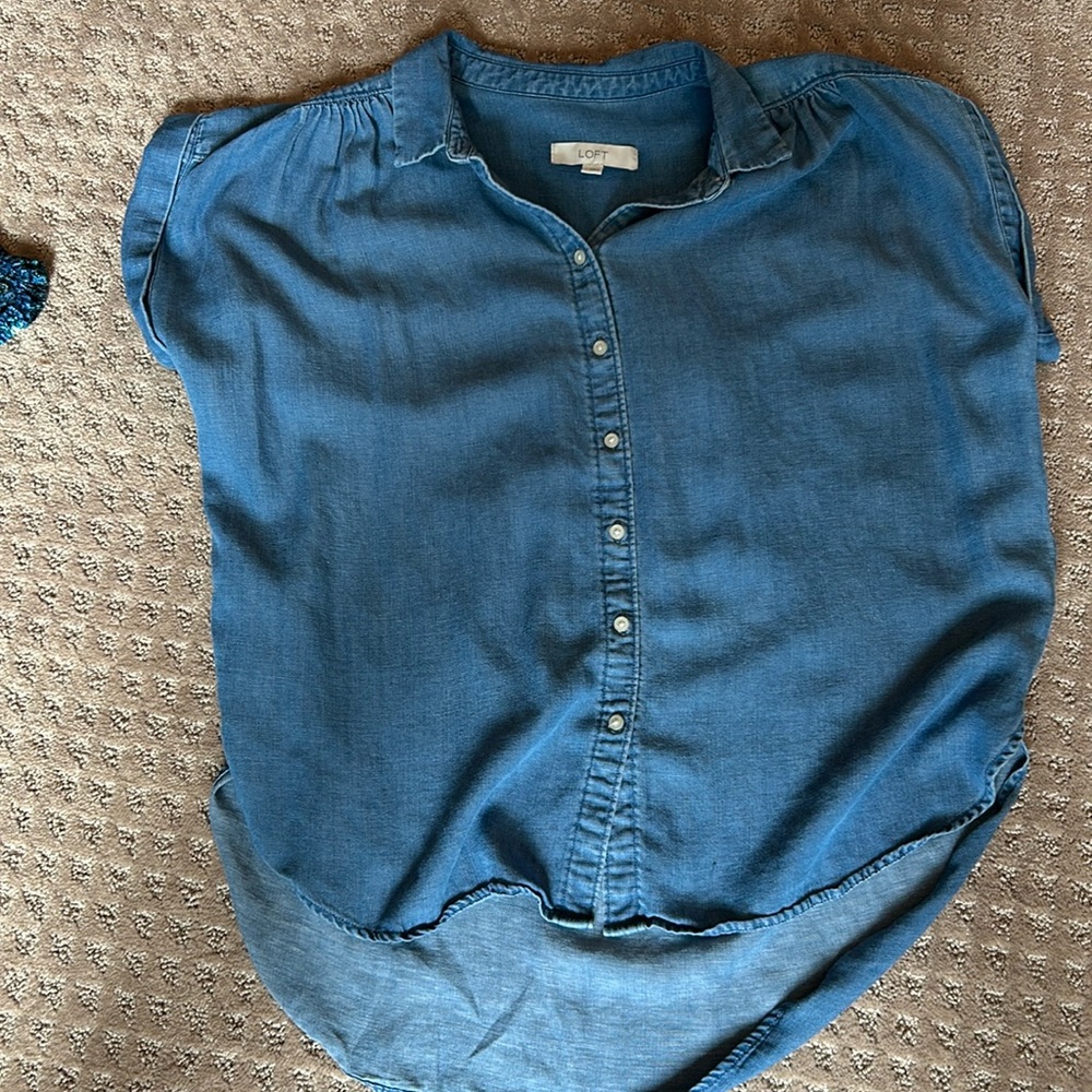 Loft chambray blouse, short sleeved size large